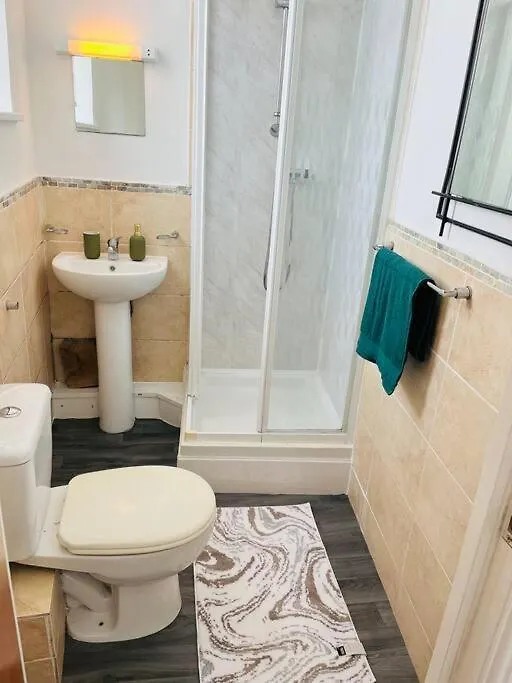 Luxurious Studio Flat In Shipley Central Apartment